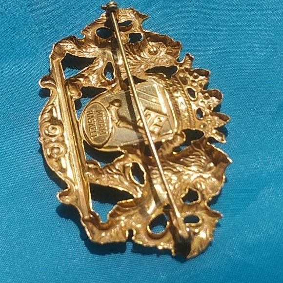 Vintage Signed Miriam Haskell Brooch - Picture 3 of 4